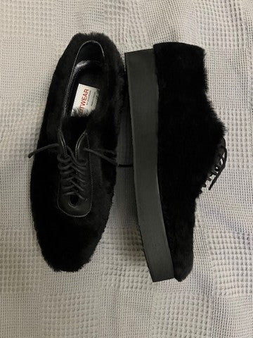 unisex shoe with fur