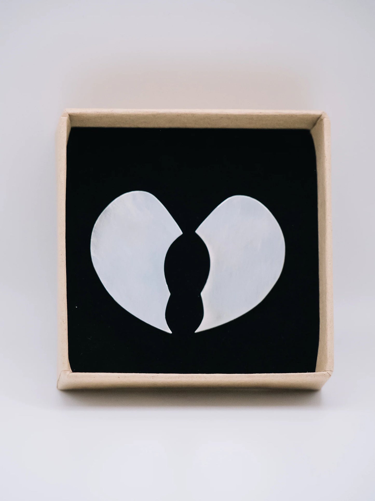 Vlerk - ear studs | Fien Demuynck Juwelen